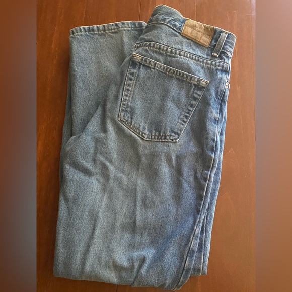 Old Navy Relaxed Waist Jeans - Picture 3 of 5